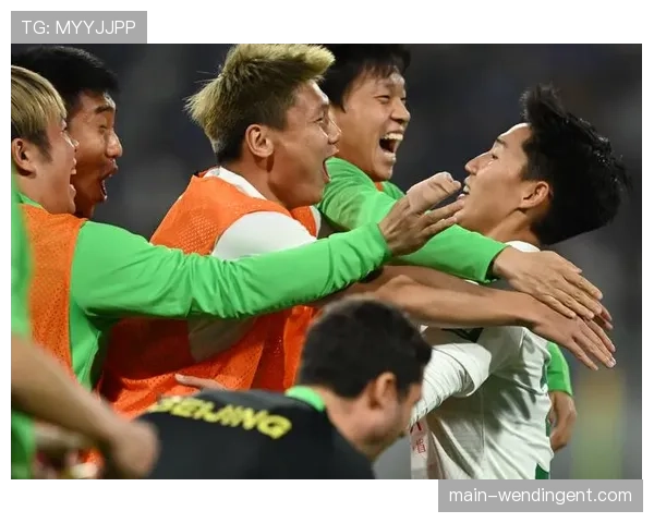 泰山左路防守成为对手突破口 边后卫与中卫协防不默契 泰山左路防守成为对手突破口 边后卫与中卫协防不默契